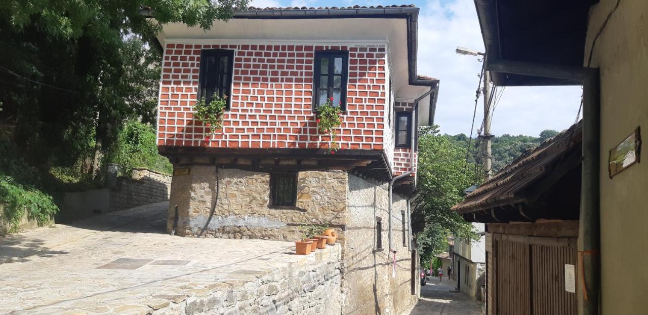 The Red Konak Villa Veliko Tarnovo Buitenkant foto